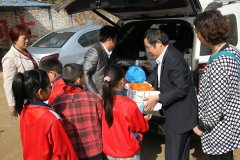 愛心書籍，點亮人生